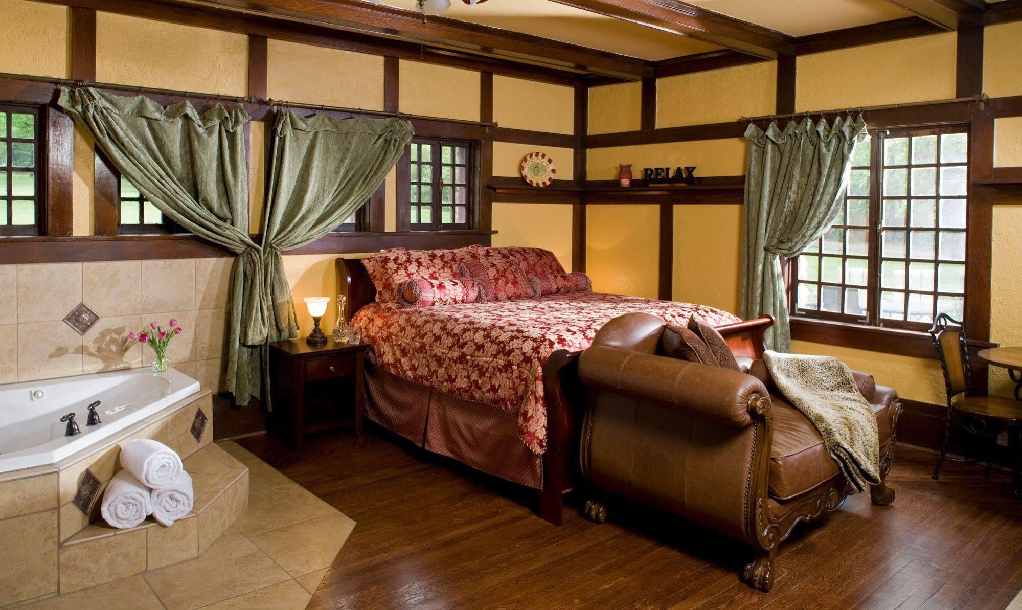 Hilltop Manor B&B Хот Спрингс Екстериор снимка